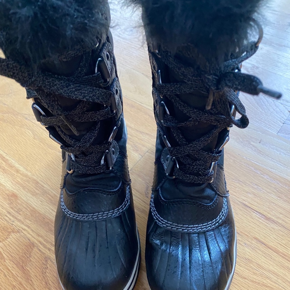 Sorel Youth Joan Of Arctic Snow Boot - size 2